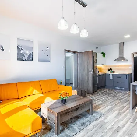 Adm - Premiere Sky - Free Parking Garage Apartment Pressburg